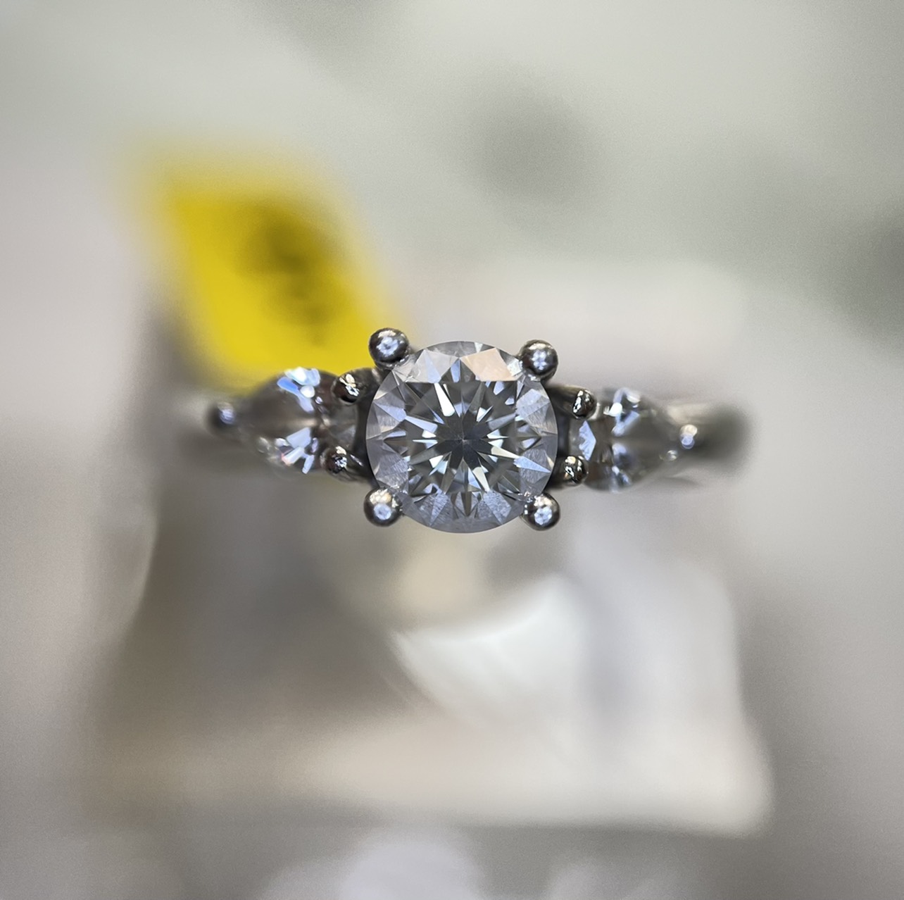 久原當舖,鑽石流當出清PT950 主鑽約50分